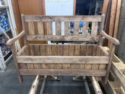 Jeden n&aacute;těr tenkovrstvou lazurou