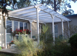 Pergola s makrolonovou střechou