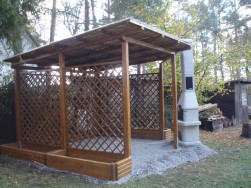 Menší pergola Linda 13 s krbem mimo