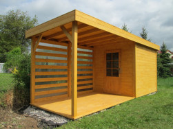 Zahradní domek natřený barvami Xyladecor