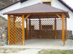 Pergola s mřížemi