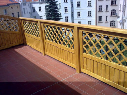 balkon-vcetne-montaze-delici-steny-praktik
