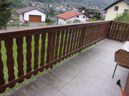 Balkonové zábradlí lze použít i pro ohraničení venkovní terasy