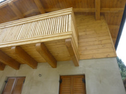 Detail kotvení dřevěného balkonu montovaného svépomocí