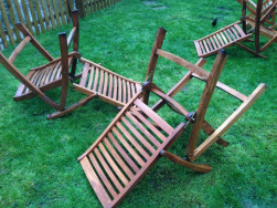 Po očištění se zahradní židle nechají dokonale uschnout