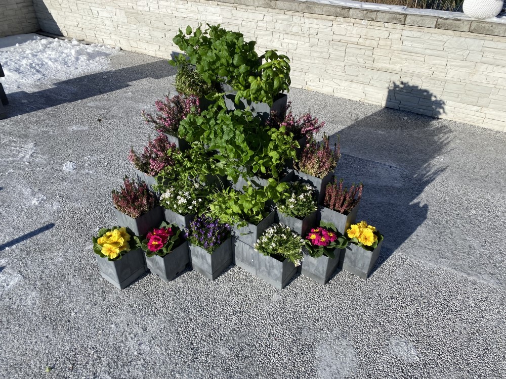 pyramida z kasko kostek