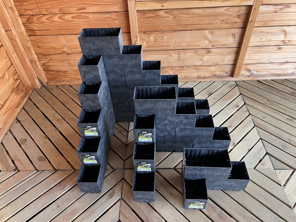 Kasko truhlíky vystavěné do Pyramidy