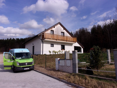 Dřevěné zábradlí k samonosnému balkónu