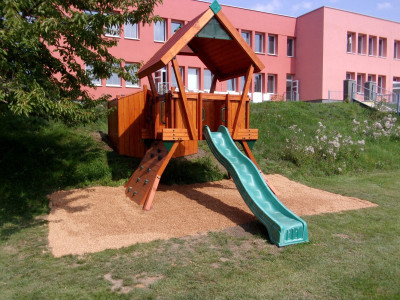 Montáž a certifikace dětského hřiště na míru