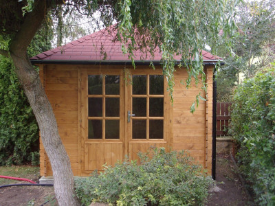 Montáž dřevěného zahradního domku Halvar nedaleko Prahy
