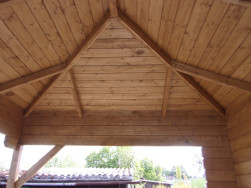 Konstrukce krovu a střešního záklopu zastřešené terasy