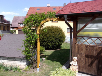 Pergola Linda1 a Linda14 doplněné ozdobnými mřížemi