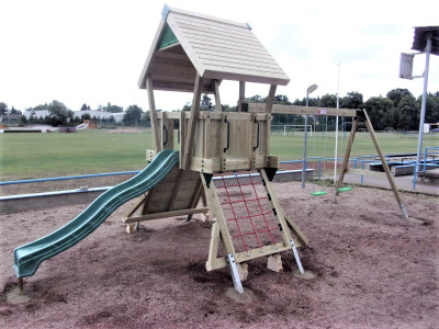 Certifikované dětské hřiště postavené u fotbalového stadionu 