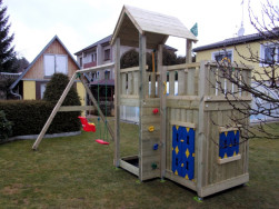Dřevo použité na výrobu dětských hřišť i přídavných modulů je tlakově impregnováno