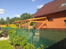 Zahradní pergolu jsme vyrobili ze smrkových BSH hranolů