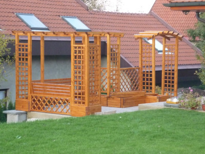 Pergola na zahradu je praktické i estetické řešení