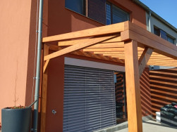 Na povrchovou úpravu jsme použili lazuru Tikkurila odstín 5054