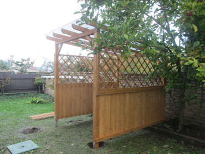 Dřevěná pergola kotvená k podkladu třemi způsoby