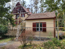 Pro montáž samonosného balkonu jsme využili postavené lešení