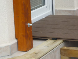 Detail kotvení zadní stojky na závitovou tyč