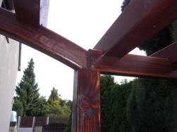 Detail sesazení jednotlivých částí pergolové sestavy