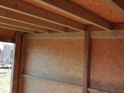 Na střešní záklop jsme použili stejnou OSB desku jako na opláštění stěn
