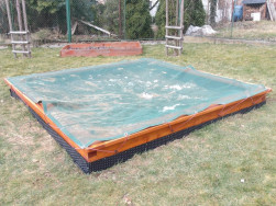 Nové pískoviště s krycí plachtou