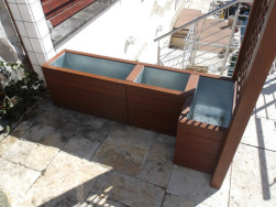 Květinov&eacute; truhl&iacute;ky s vložkou z pozinkovan&eacute;ho plechu