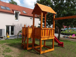 Věž se skluzavkou Martin postaven&aacute; v mateřsk&eacute; &scaron;kolce m&aacute; certifik&aacute;t ČDN 1176