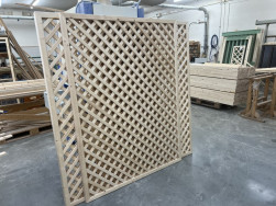 Standardně si můžete nechat vyrobit i mř&iacute;že bez povrchov&eacute; &uacute;pravy a o&scaron;etřit si je svoj&iacute; lazurou