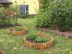 Palis&aacute;dy jsme u z&aacute;kazn&iacute;ka použili na ohraničen&iacute; z&aacute;honů