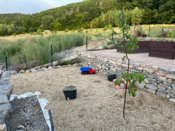 Př&iacute;prava podkladu pro stavbu dětsk&eacute;ho hři&scaron;tě