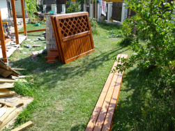 Na vyplnění dvou stran pergoly jsme vyrobili zástěny Praktik 180 x 135 cm