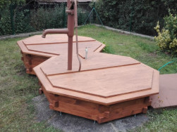 Horn&iacute; rantl studny i poklop jsme vyrobili z 3 vrstv&eacute; biodesky