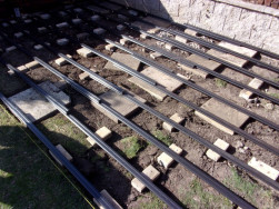 Podlaha z tvrd&eacute;ho kompozitu byla na př&aacute;n&iacute; z&aacute;kazn&iacute;ka roz&scaron;&iacute;řena o proti původn&iacute; o jeden metr