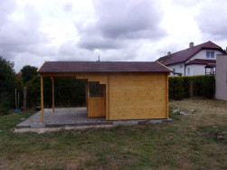 Na stře&scaron;n&iacute; z&aacute;klop sedlov&eacute; střechy jsme položili hněd&yacute; tř&iacute;tabul&aacute;k