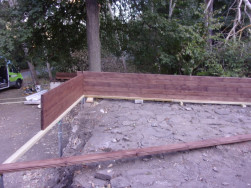 Č&aacute;st zastře&scaron;en&eacute;ho př&iacute;stavku chaty Kukka byla stavěna na v&yacute;&scaron;kově staviteln&eacute; vruty Bayo.S s prodloužen&iacute;m o 500 mm