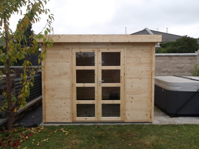 Montáž zahradní chatky Bodine k venkovní vířivce