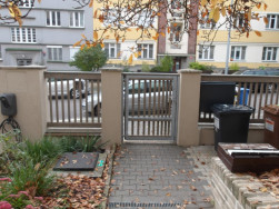 Horn&iacute; zakončen&iacute; plotu jsme vyrobili z lepen&yacute;ch KVH hranolů