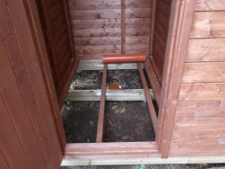 Men&scaron;&iacute; č&aacute;st zahradn&iacute;ho domku bude použ&iacute;v&aacute;na jako WC