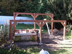 Z&aacute;kladn&iacute; nosn&aacute; konstrukce dřevostavby je z hranolů 12 x 12 cm