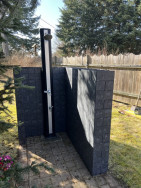 Zahradn&iacute; z&aacute;stěna ze stavebnice Flexi Element je t&eacute;měř hotov&aacute;