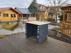 Na stavbu stolku pod ud&iacute;rnu jsme potřebovali cca 60 kostek Flexi Element