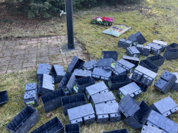 Takto jsou připraven&eacute; truhl&iacute;ky Flexi Element pro stavbu čehokoliv