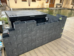 Rozměr a počet použit&yacute;ch kostek na z&aacute;stěnu určuje velikost jez&iacute;rkov&eacute;ho filtru