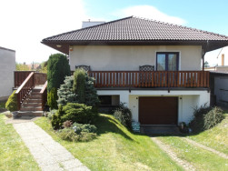 Na z&aacute;bradl&iacute; jsme použili smrkov&eacute; hranoly a prkna