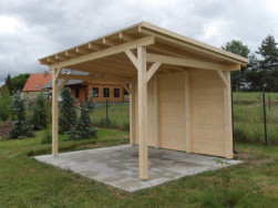 Zahradn&iacute; pergolu bez povrchov&eacute; &uacute;pravy jsme kotvili na v&yacute;&scaron;kově stavitelnou pil&iacute;řovou patku