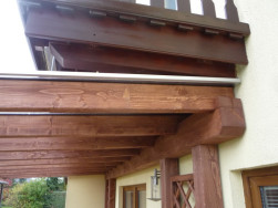 Kotven&iacute; pergoly do zateplen&eacute; zdi novostavby