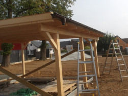 Instalace okapov&eacute;ho žlabu na vysp&aacute;dovan&eacute; pultov&eacute; stře&scaron;e