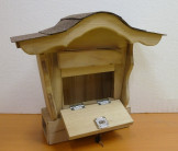 Poštovní schránka s oblou střechou